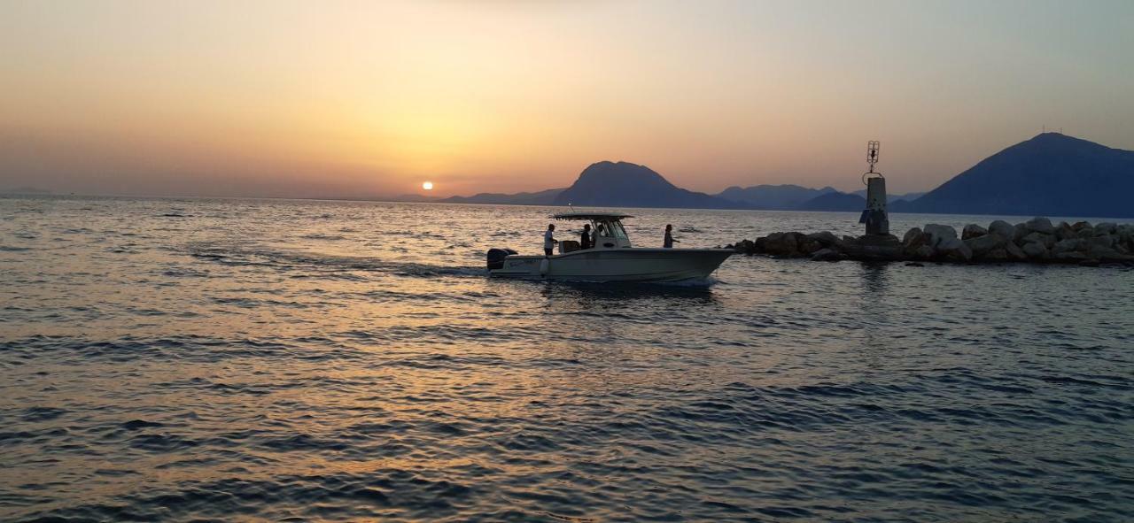 Chryssa - Χρυσα Daire Patras Dış mekan fotoğraf